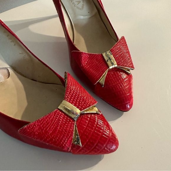 Shoes - Vintage Red Pumps With Bows, Made In Spain, Embossed Leather, Gold Elements